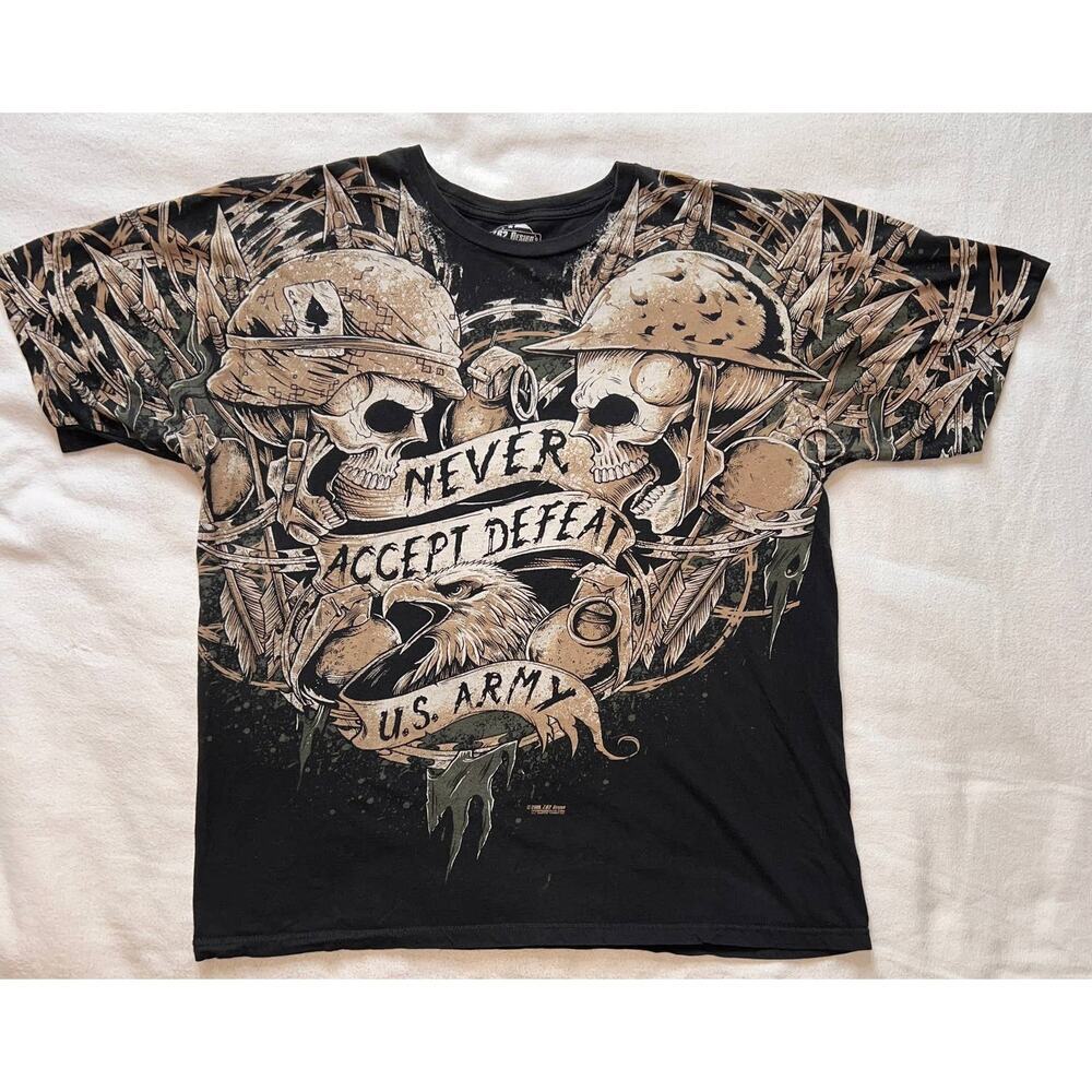 7.62 Design Black/Beige Skull Army "Never Accept Defeat" Graphic Shirt- XL